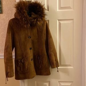 Natural sheepskin winter jacket with hoodie natural fur